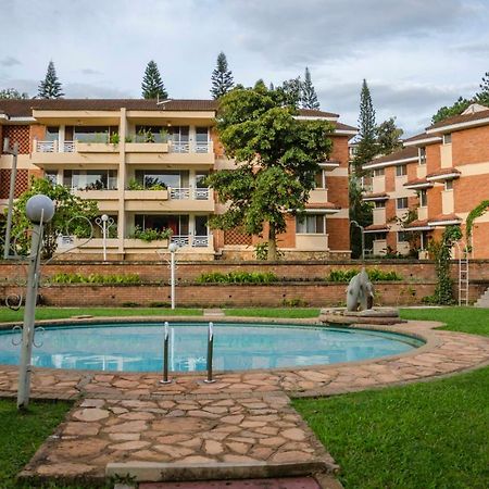 Golf Course Apartments Kampala Esterno foto