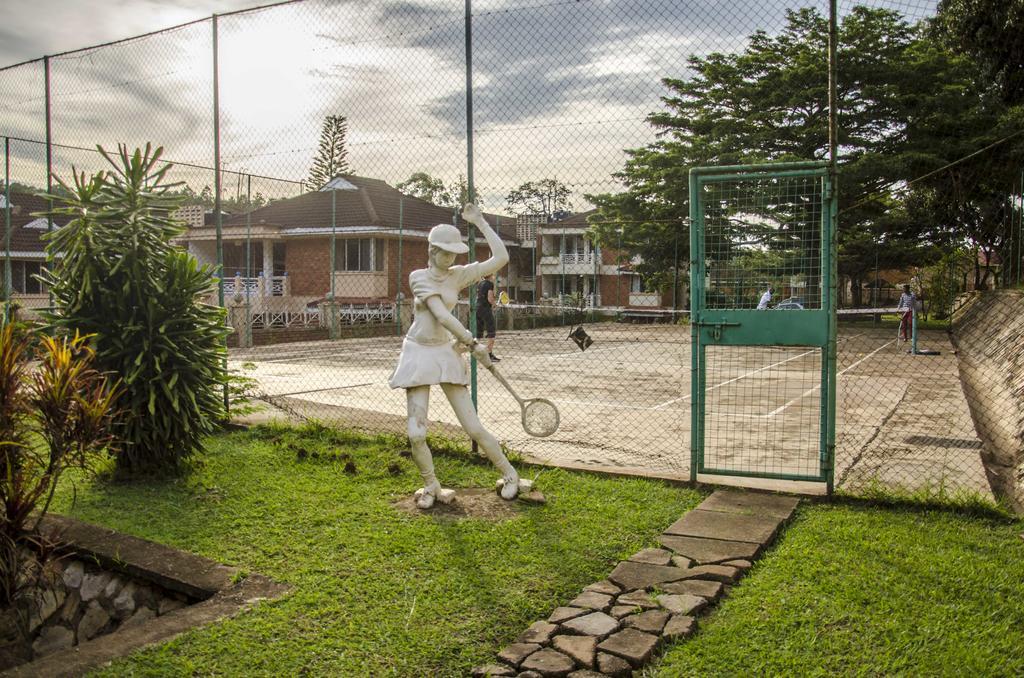 Golf Course Apartments Kampala Esterno foto