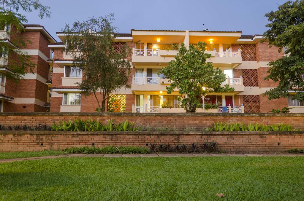 Golf Course Apartments Kampala Esterno foto