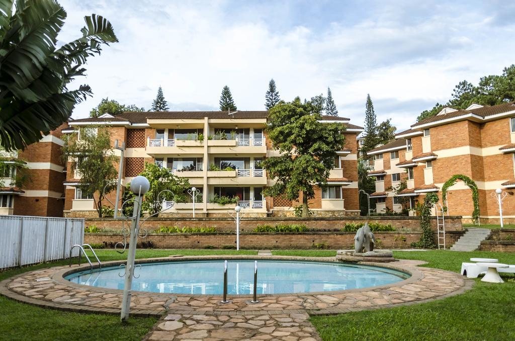 Golf Course Apartments Kampala Esterno foto